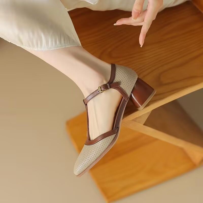 Hole Sandals Female Summer Retro Style Color Block Chunky Heel Pumps foto 2