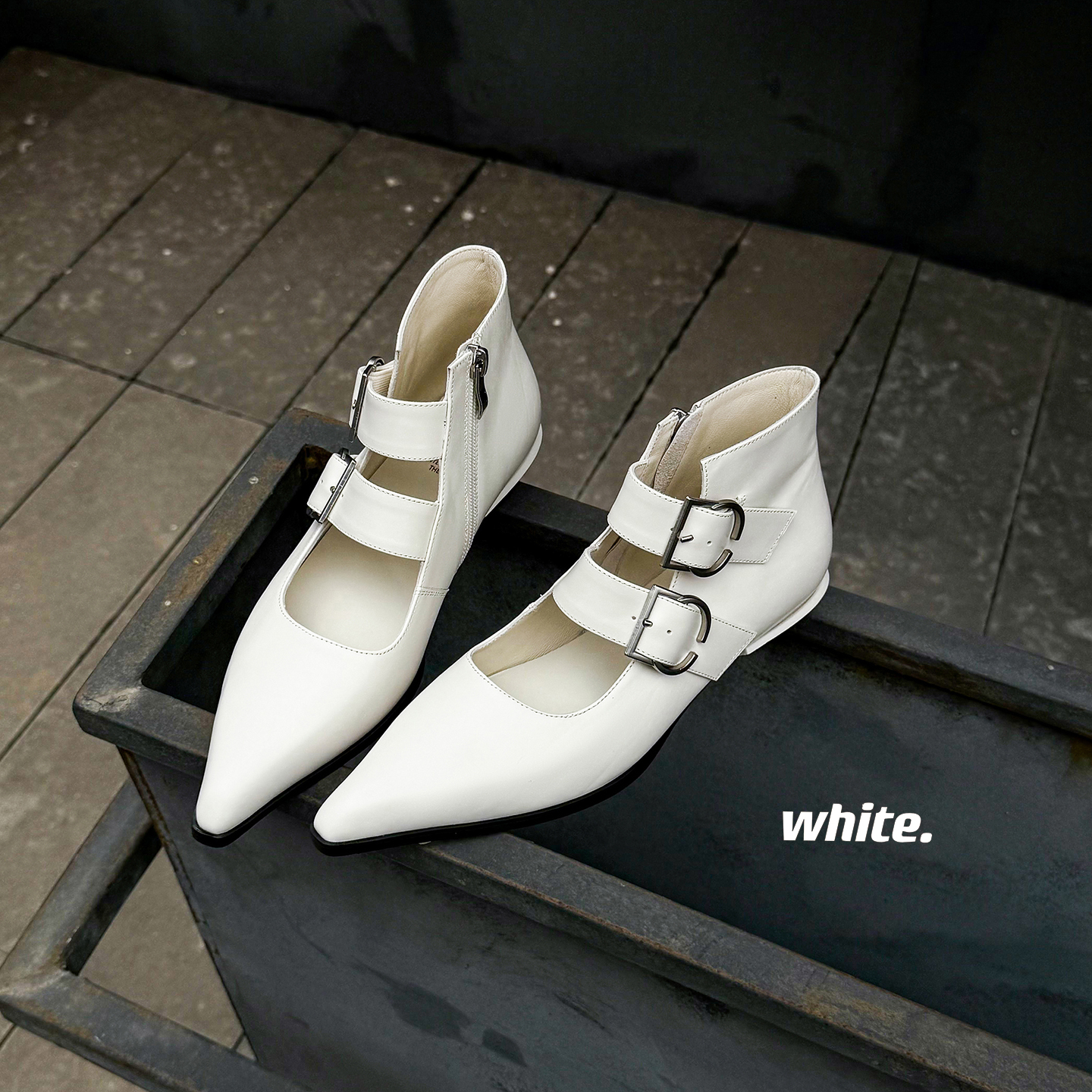 Women's Handmade Full-Grain Leather Mary Jane Ankle Boots, Pointed Toe Double Buckle Low Heel Booties foto 4