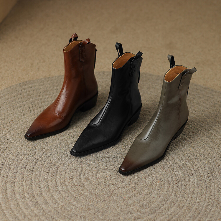 Autumn And Winter New Short Boots Women Pointed Toe Handsome British Style Martin Boots Solid Color foto 2