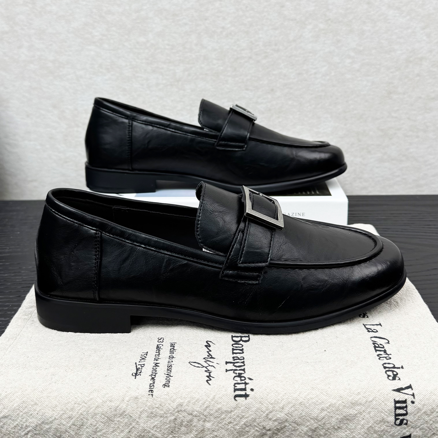 Round-toe Metal Buckle Slip-on Soft-soled Leather Shoes foto 2