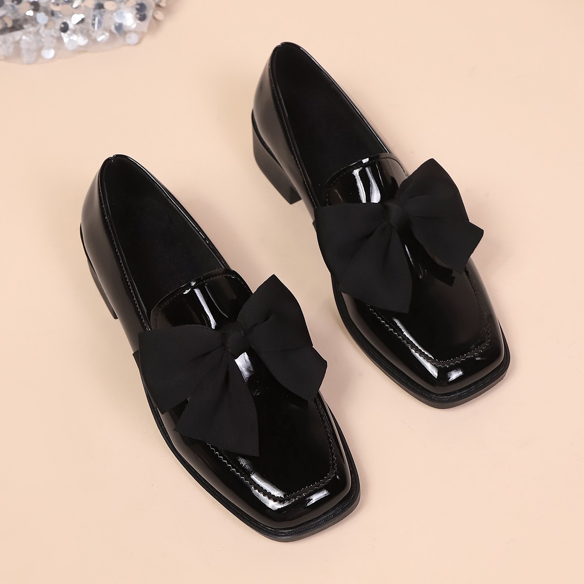 Womens Versatile Flat Leather Shoes With A Bow foto 3