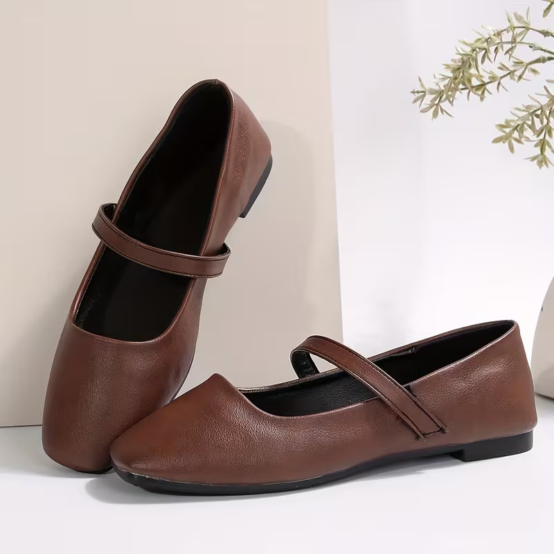 Womens Low-heeled Dark-brown Pumps To Pair With Skirts