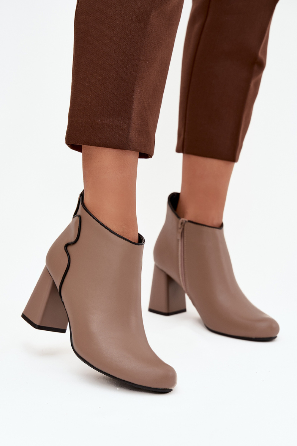 Laarsjes met hoge hak Step in style