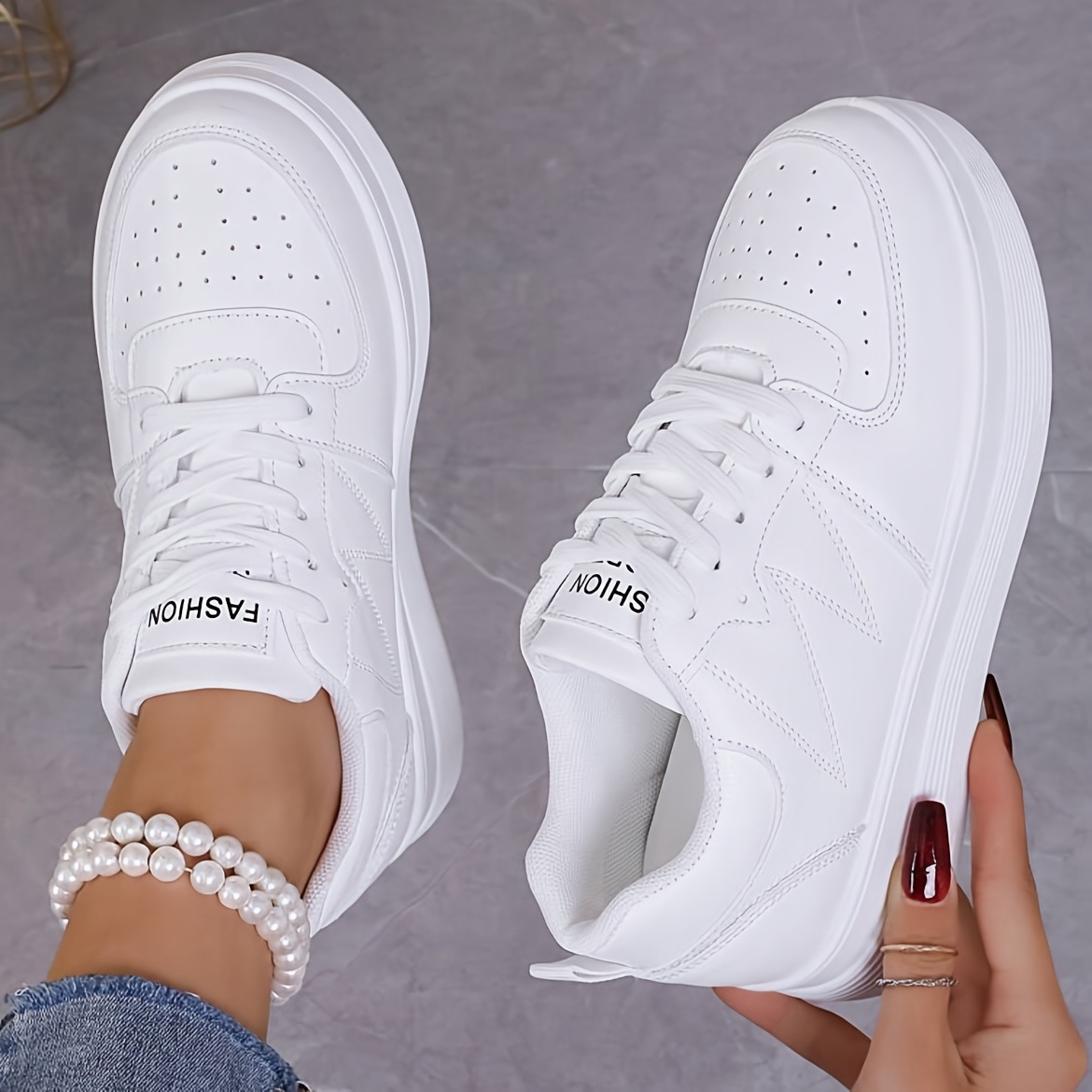 Women's Low-top Lace-up Sneakers With A Synthetic Upper And Thick Sole foto 4