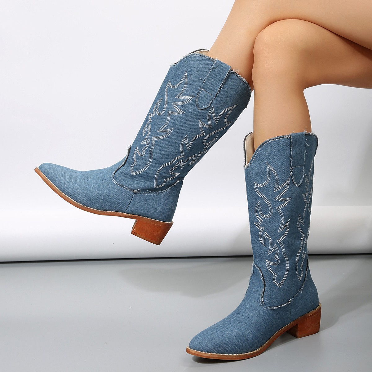 Womens Plus-Size Mid-Calf Western Boots foto 3