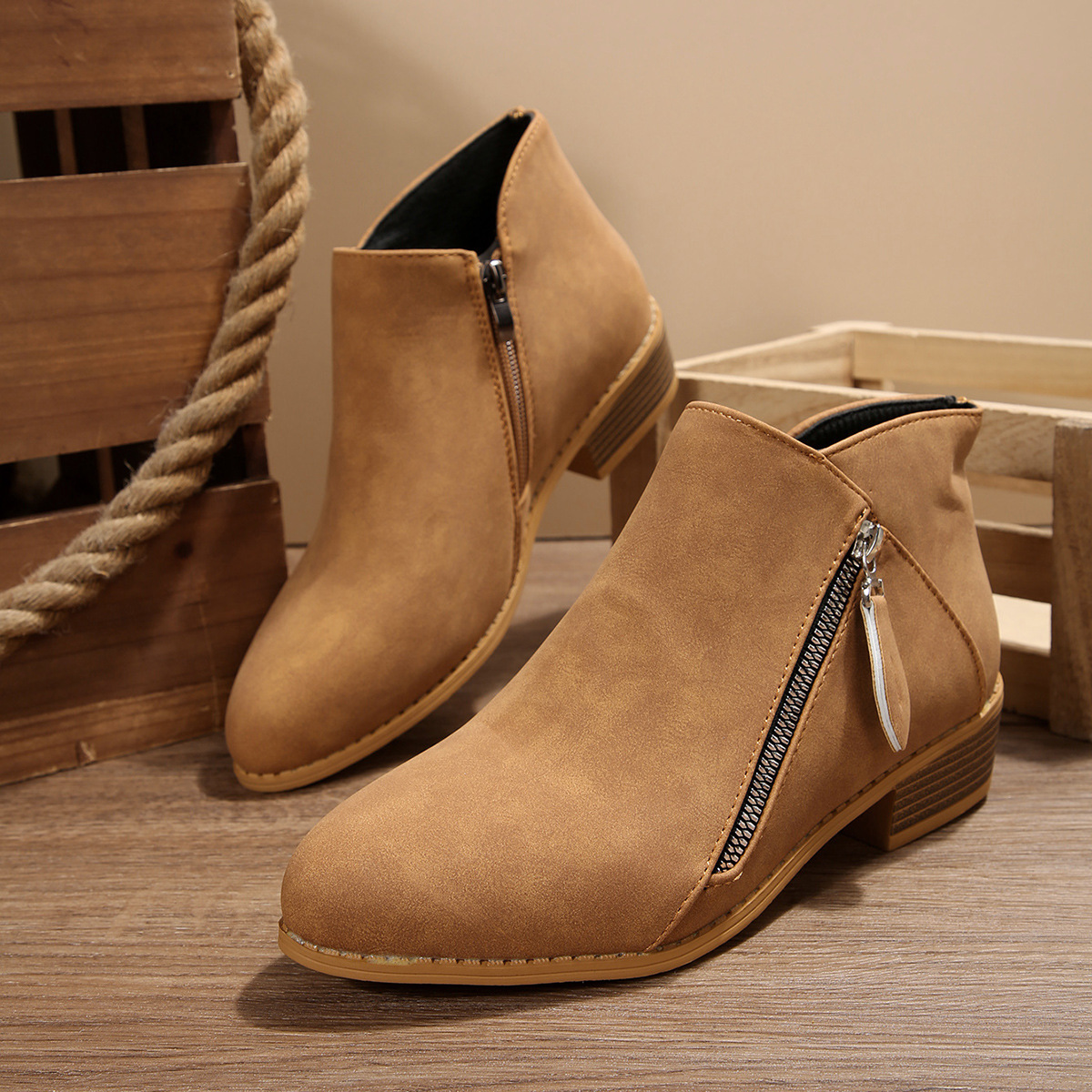 Womens Chunky-Heel Pointed-Toe Ankle Boots foto 2