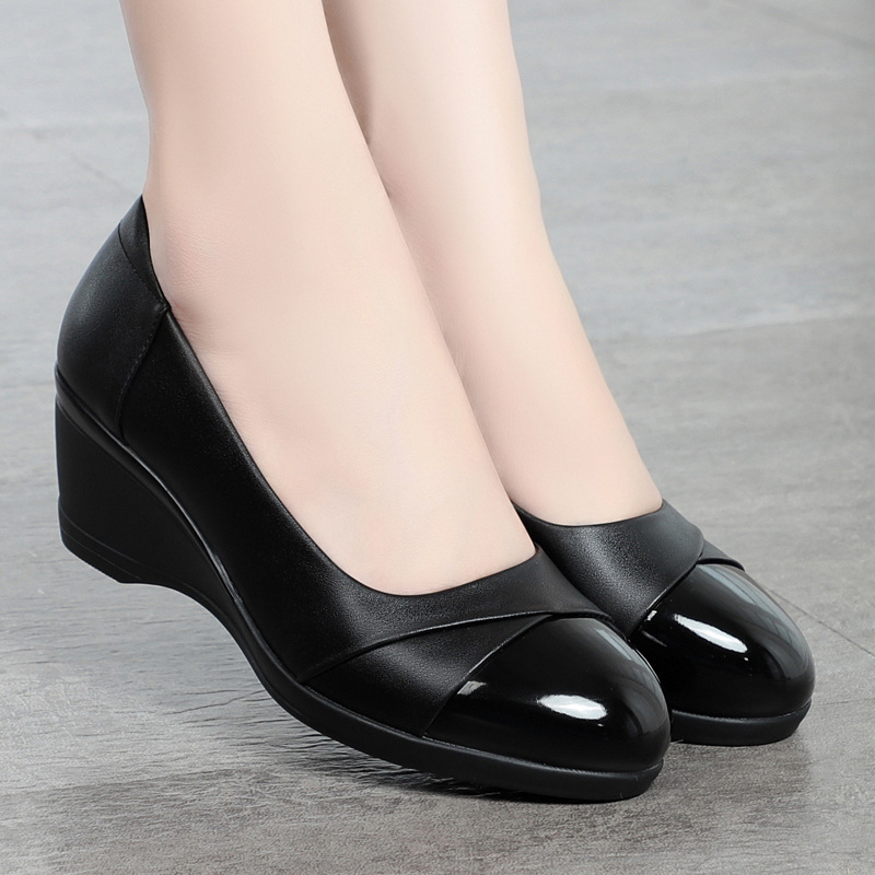 Soft-leather Mid- To Late-life Mom Shoes Comfortable Wedge Leather Shoes foto 2