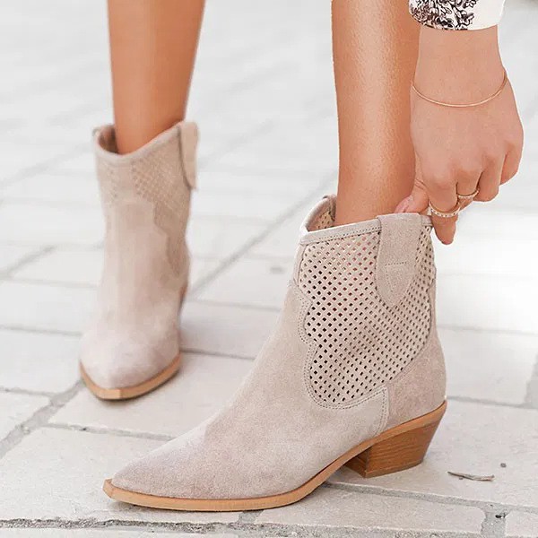 Womens Mid-Heel Boots In Large Sizes With Embossed Suede foto 2
