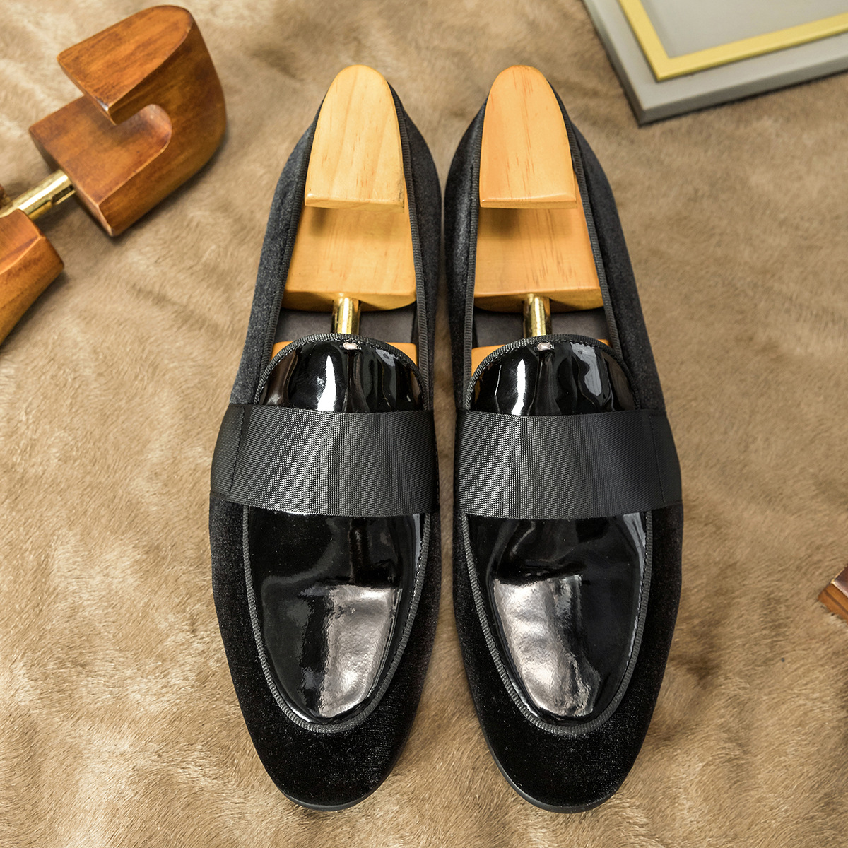 Velvet Patent Leather Korean Loafers Business Casual Leather Shoes foto 2