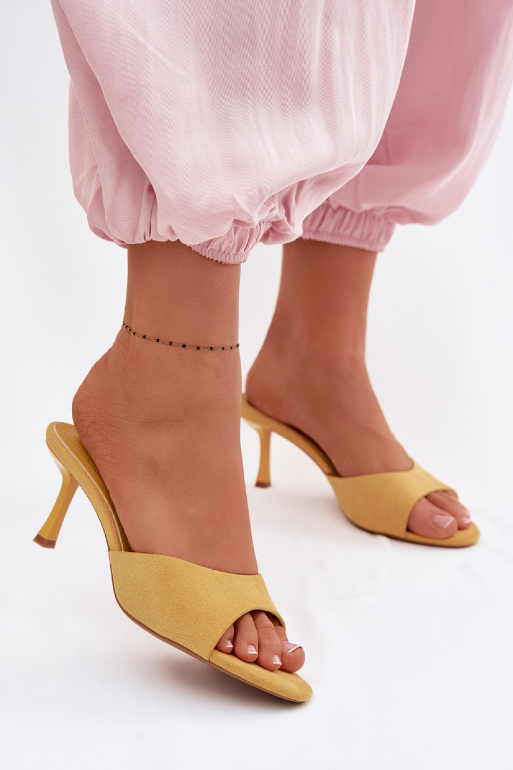 Hakken slippers Step in style