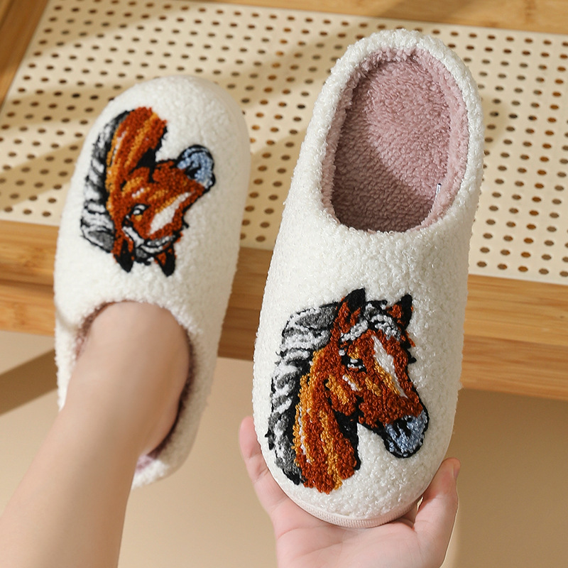 Comfortable Home Warm Cartoon Embroidery Horse Head Cotton Slippers foto 4