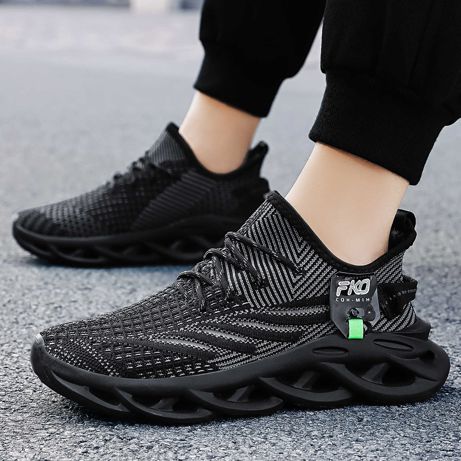 Mens Stylish Versatile Breathable Sneakers With Soft Soles foto 4