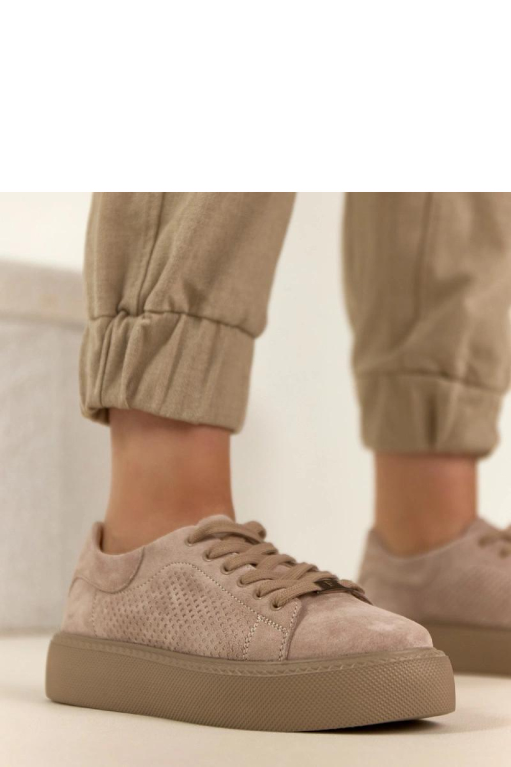 Sportschoenen op een platform Solea foto 4