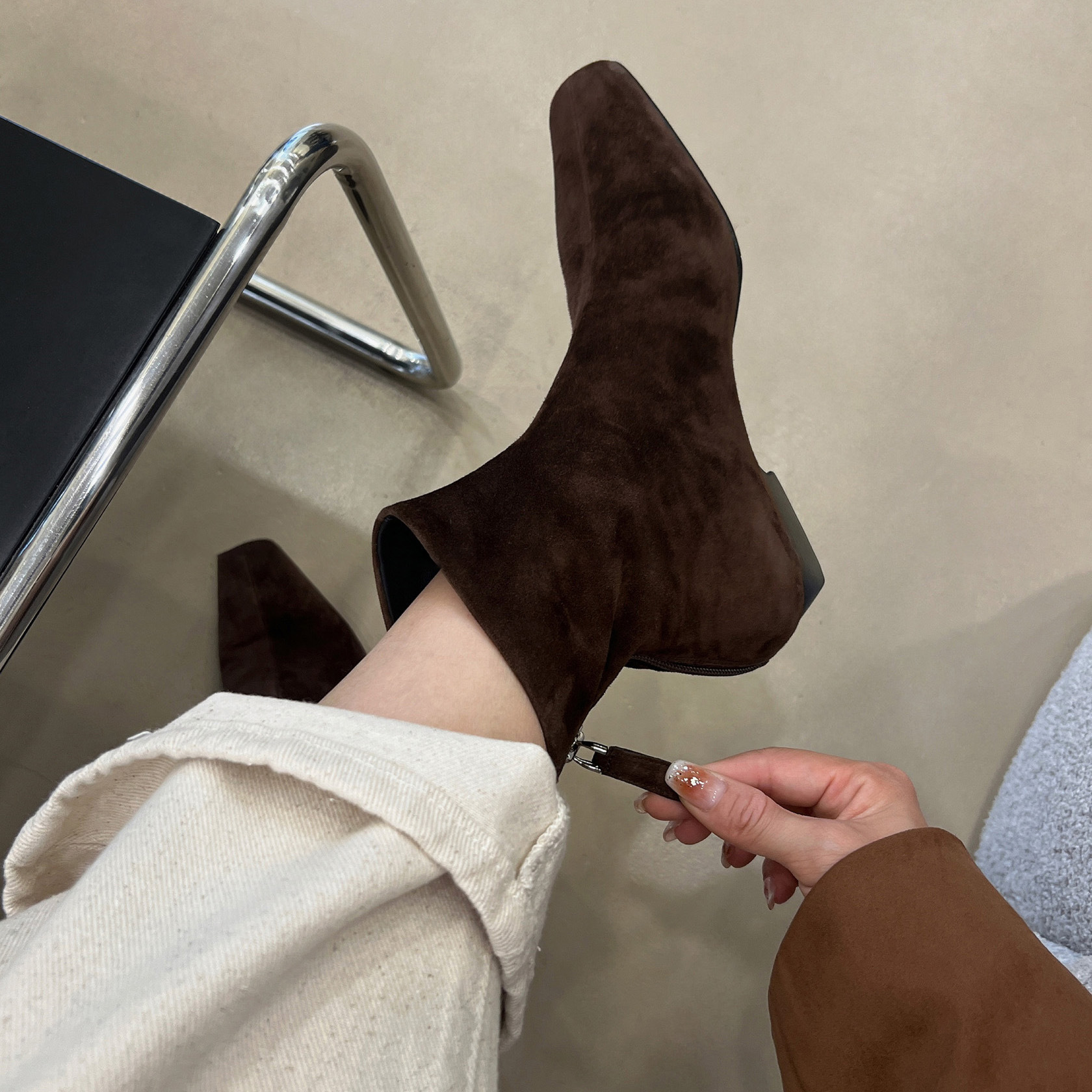 Slim-Fit Boot With Square Toe And Chunky Heel For Women foto 4