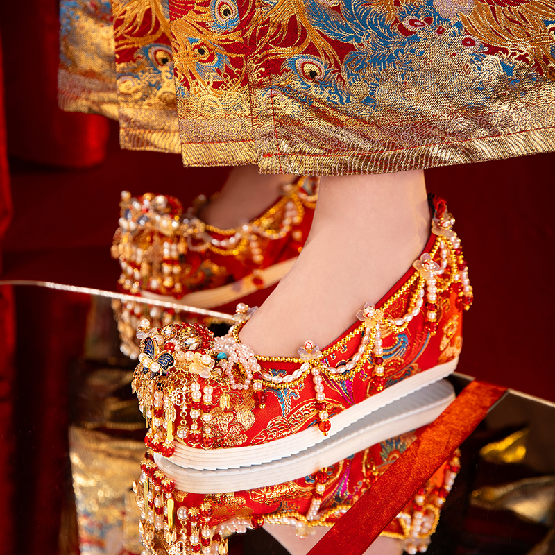 Original Handmade Hanfu Wedding Shoes, M Ing Dynasty Style Heavywork Hidden Heel Xiuhe Shoes, Chinese Wedding Bride Embroidered Shoes For Women foto 2