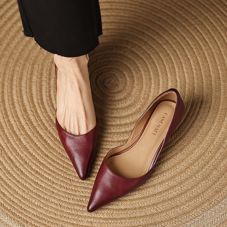 Genuine Leather Camellia Square-Toe Chunky-Heel Flat Shoes foto 5