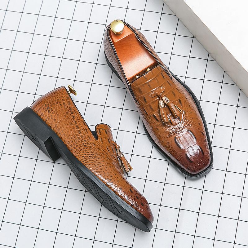 Mens Korean-style Crocodile-pattern Embossed Tassel Leather Shoes foto 3