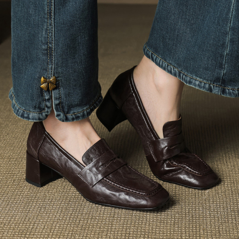 Womens Solid-Color Mid-Heel Retro Commuter Leather Square-Toe Pumps foto 5