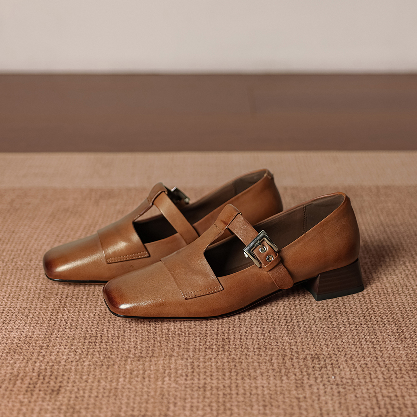 Women's Handmade Full-Grain Leather Mary Jane Shoes, Vintage Square Toe T-Strap Buckle Low Block Heel Pumps foto 4