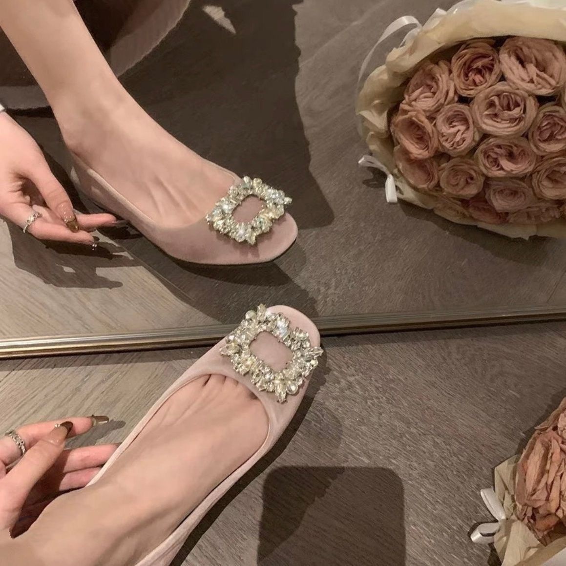 High Sense Square Toe Rhinestone Pumps Women foto 5