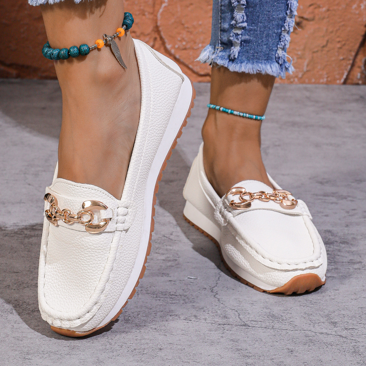 Women's Metal Chain Flat Slip-On Loafers foto 5