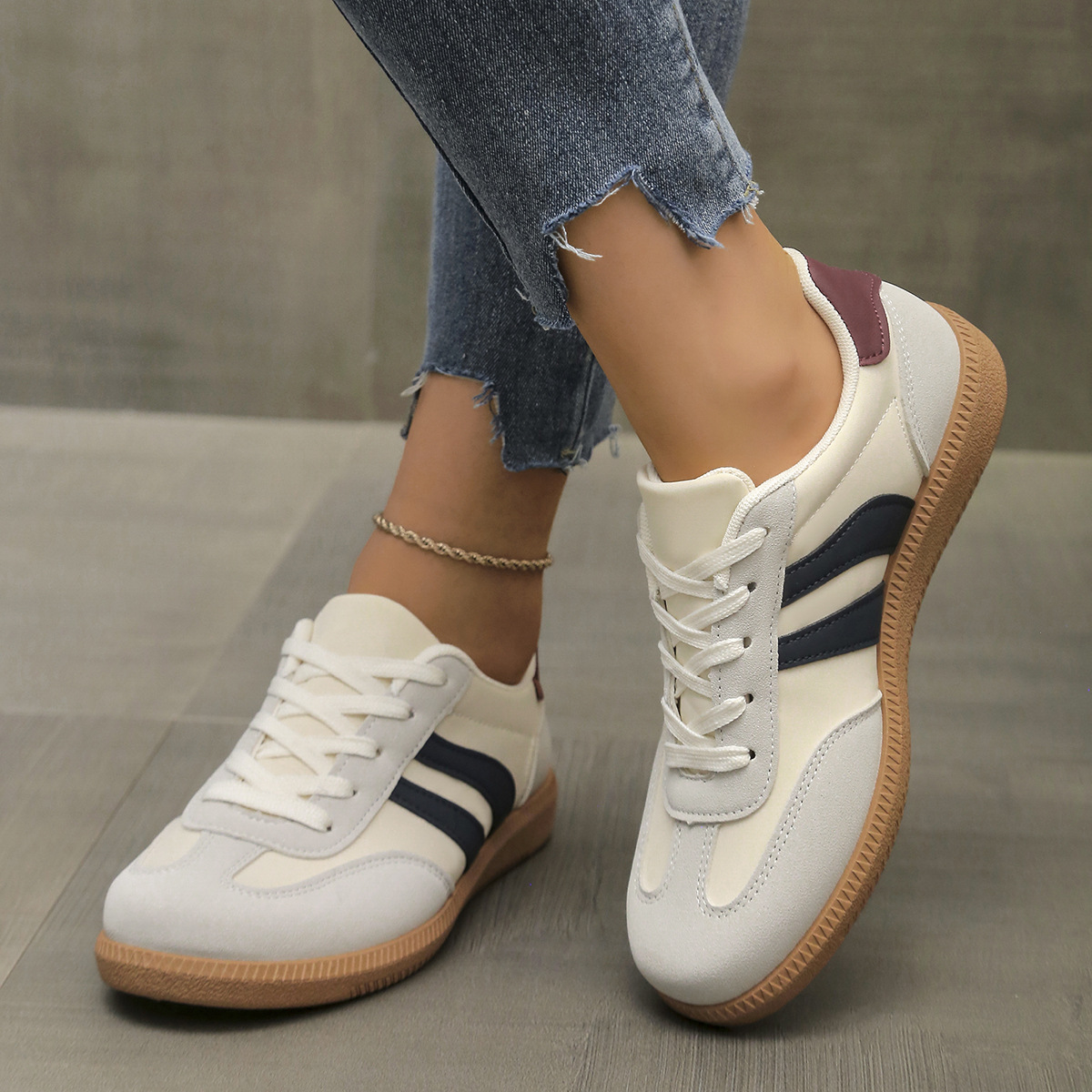 Color-blocked Retro Skate Shoes German-style White Sneakers For Women foto 5