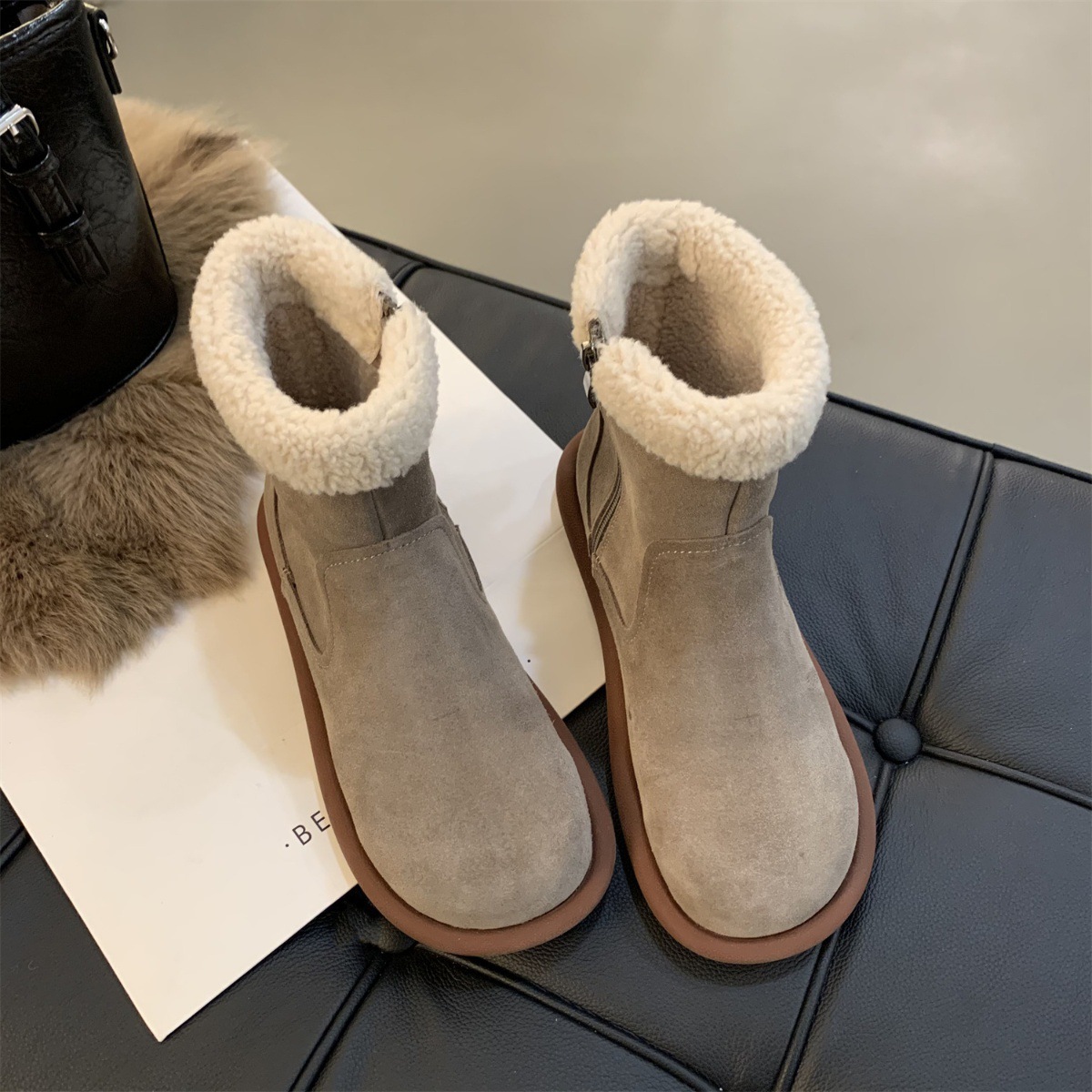 Womens Fashionable Retro Flat-Footed Furry Ankle Boots foto 4