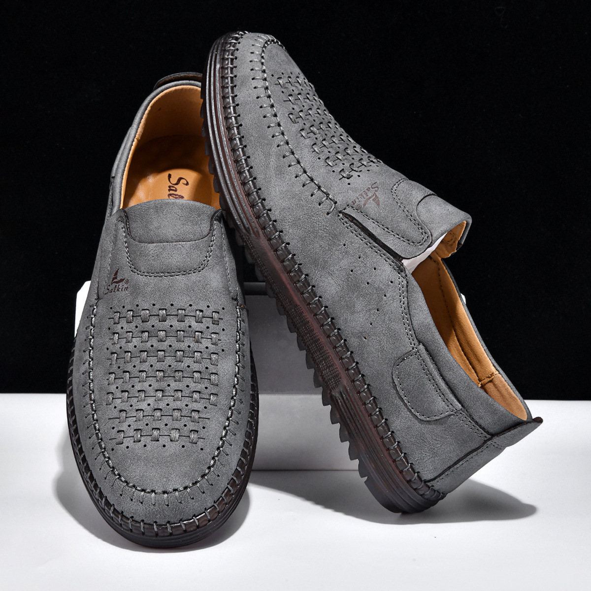 Perforated Breathable Casual Shoes Lightweight For Outdoor Use