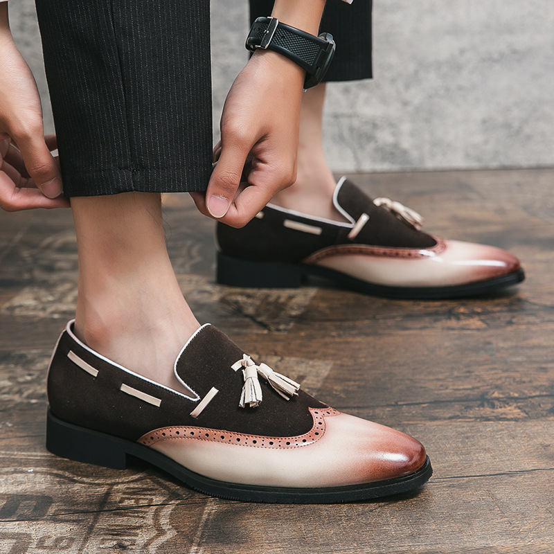 Men's Fringed Leather Shoes British Pointed Gradient Loafers foto 3