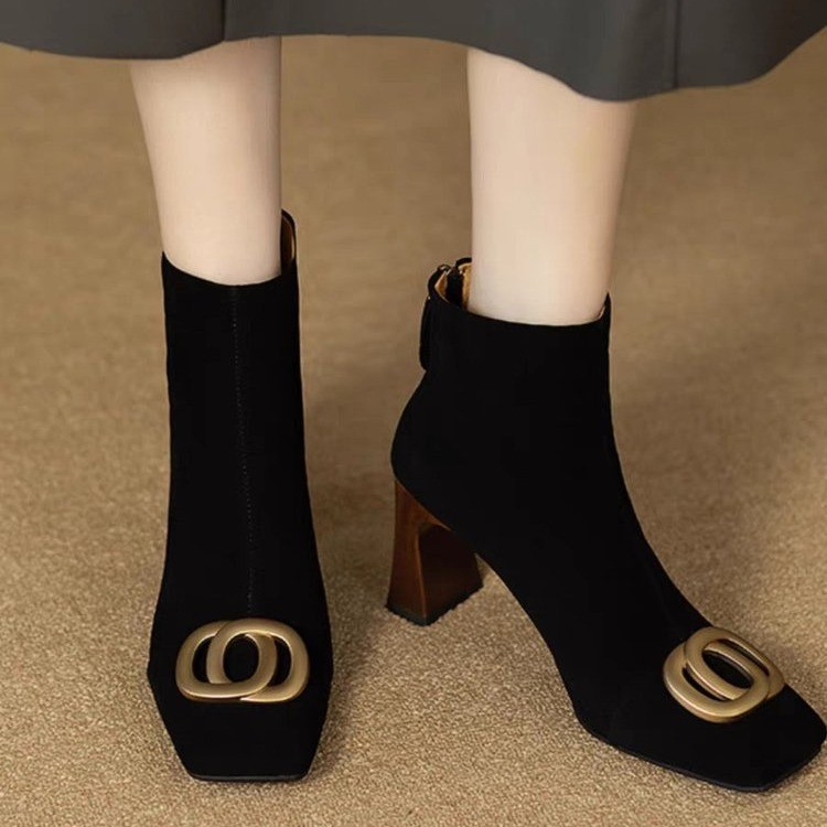 Retro Matte Leather High-Heel Short Boots With Metal Buckle And Side Zipper foto 3