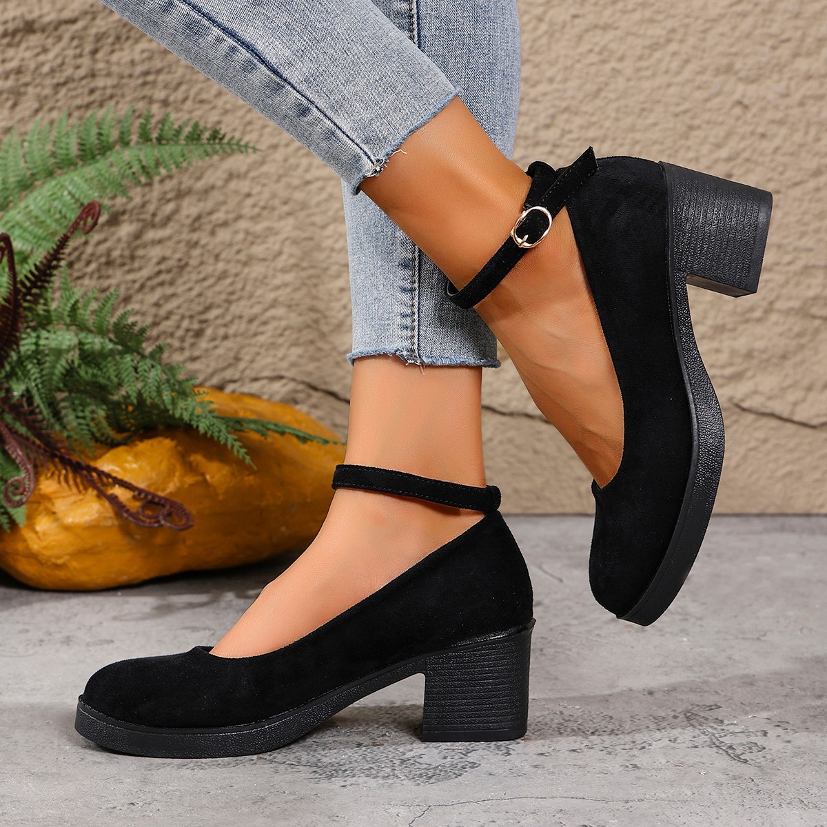 Chunky Heeled Suede Mary Jane Womens Shoes foto 5