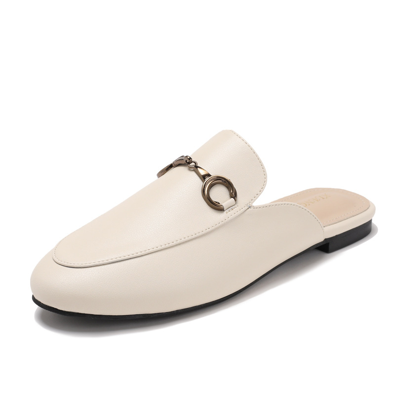 Flat-bottomed Slip-on Loafers With Horsebit Buckles And A Closed Toe