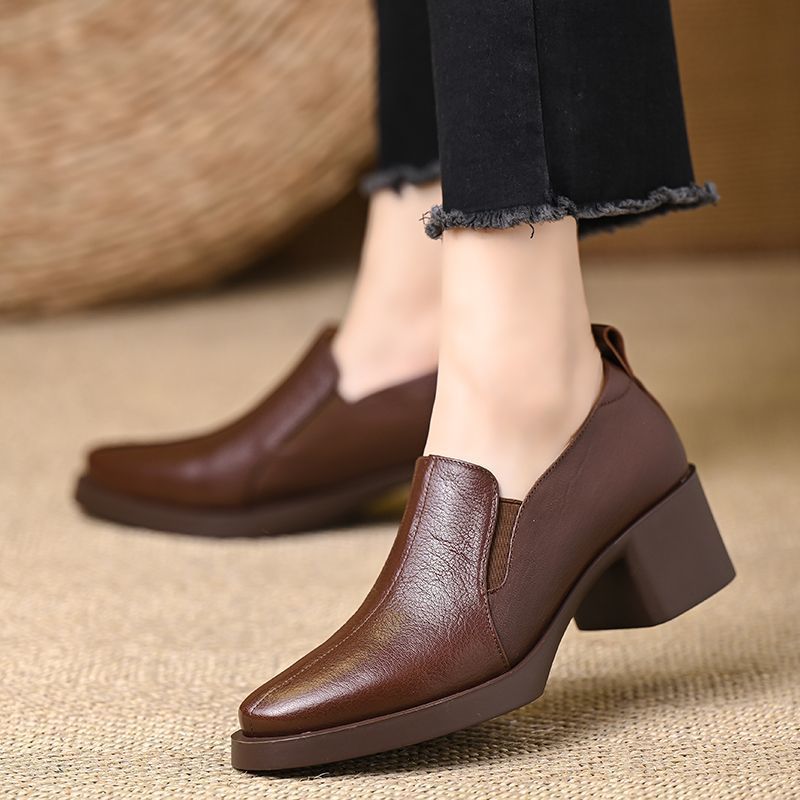Women's Soft Leather Chunky Heel Deep-toe Pumps foto 3