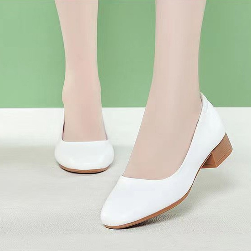 Black Womens Work Shoes With A Square Toe Chunky Heel And Soft Comfortable Sole foto 4