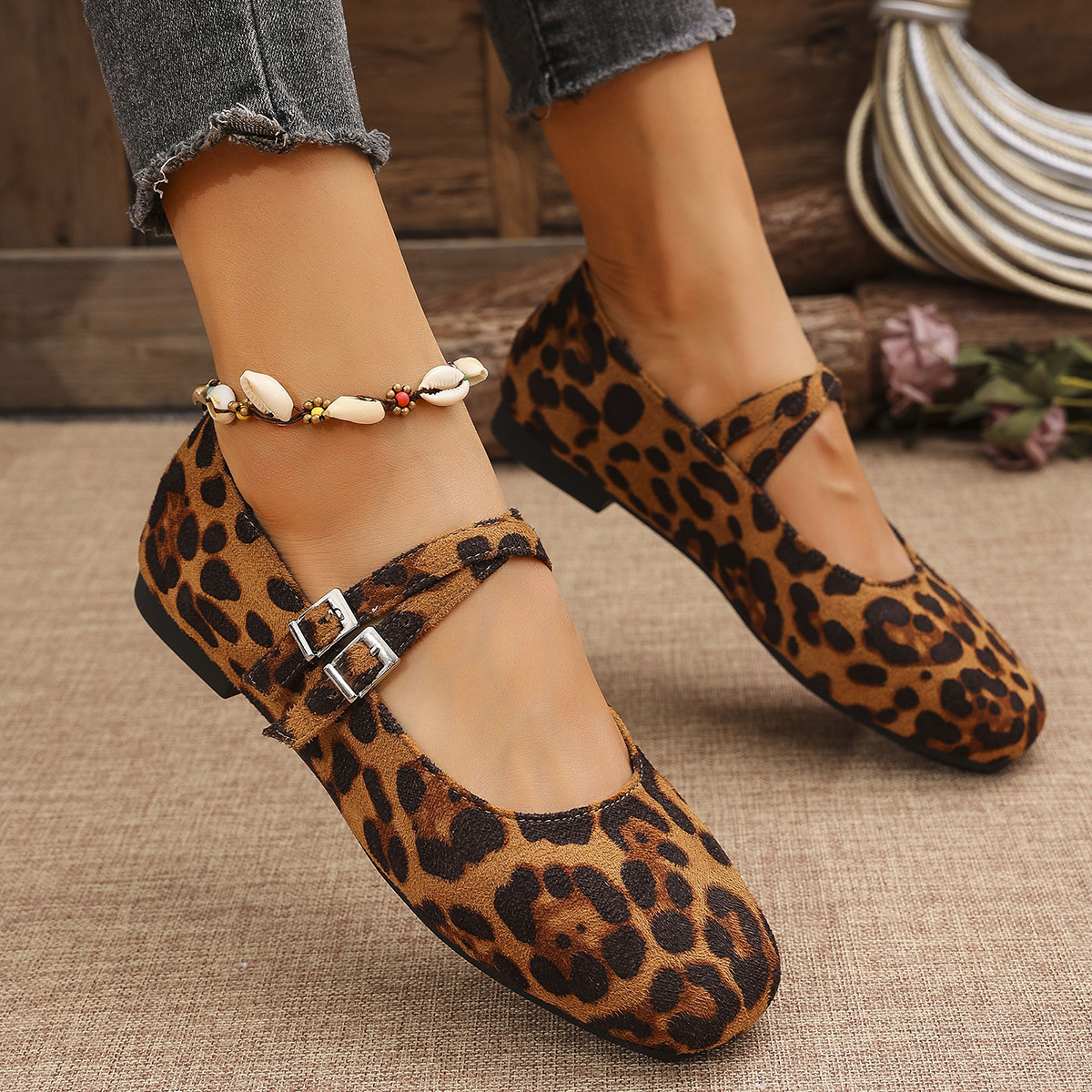 Stylish, Versatile, And Lightweight Womens Shoes In Plus Sizes foto 4