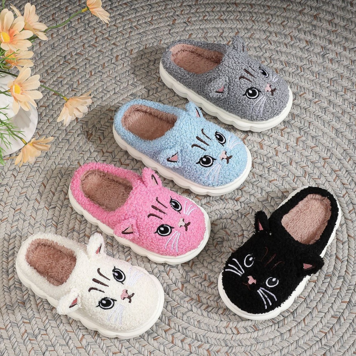 Winter Cartoon Multi-color Cat Fluffy Shoes Home Non-slip Cotton Slippers foto 4