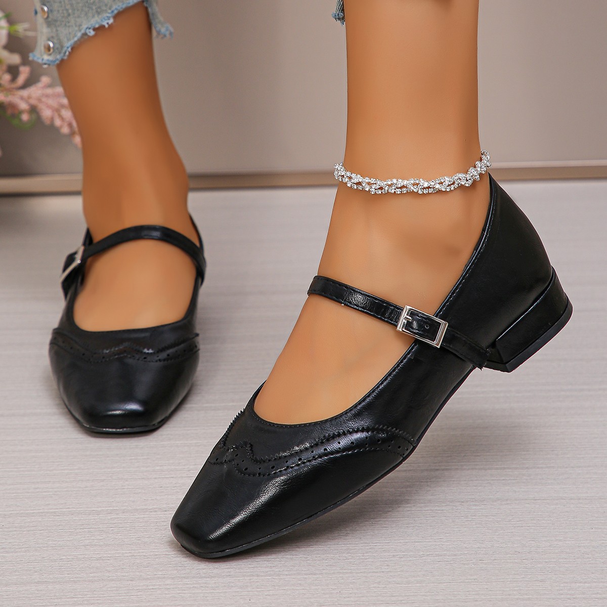 New Style Women's Casual Peep-toe Pumps With A Single Strap Buckle foto 3