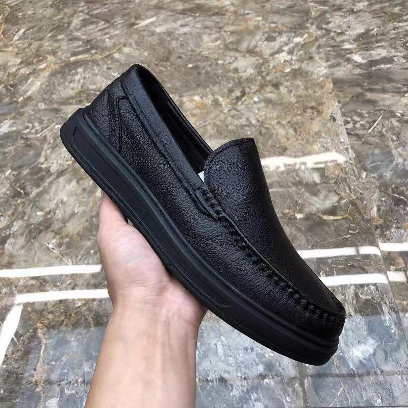 New Soft Leather Slip On Loafers With A Soft Upper foto 4
