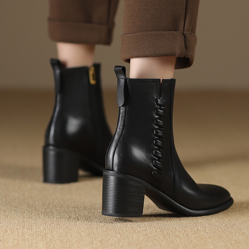 Retro British-style Dr Martens Boots With A Round Toe And Chunky Heel foto 5