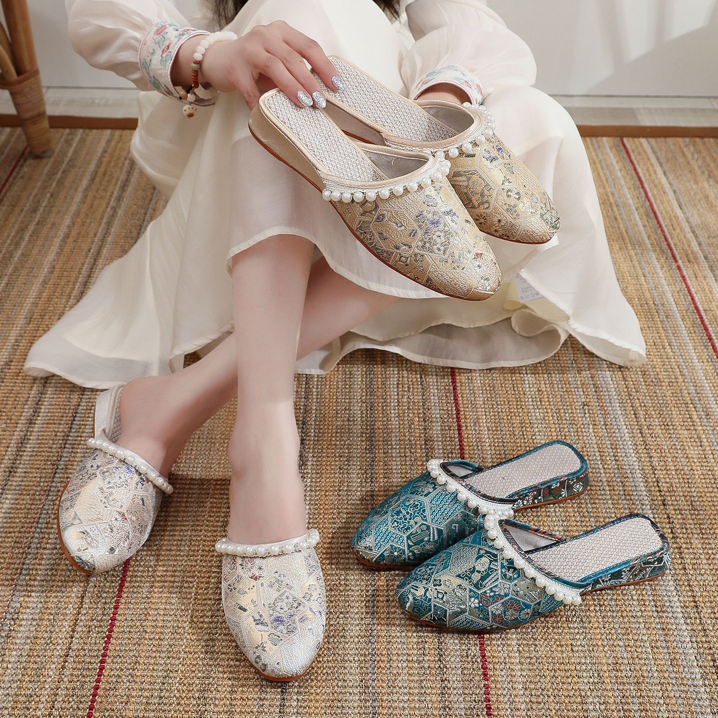 Summer New Cheongsam Ancient Style Mid Heel Embroidered Female Cloth Shoes foto 2