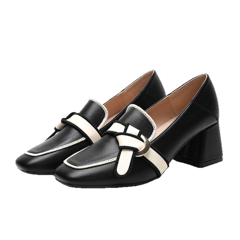 Womens Slip-On Loafers In Soft Leather With A Bow Design foto 4