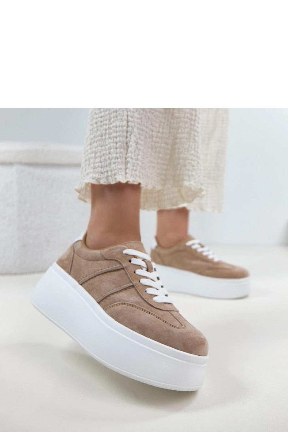 Sportschoenen op een platform Solea foto 4