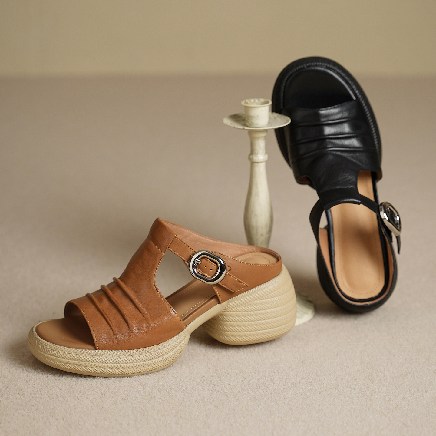 Women's Handcrafted Full-Grain Leather Ruched T-Strap Platform Mule Sandals, Chunky Heel Slides With Buckle foto 3