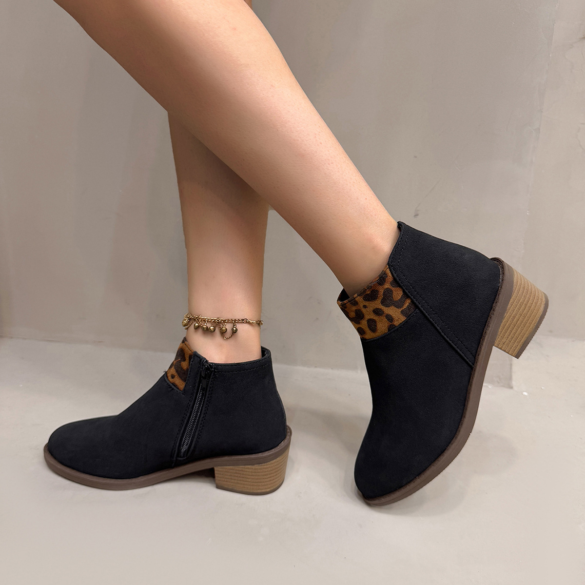Plus Size Frosted Leopard Print Pointed Sense Thin Booties foto 5