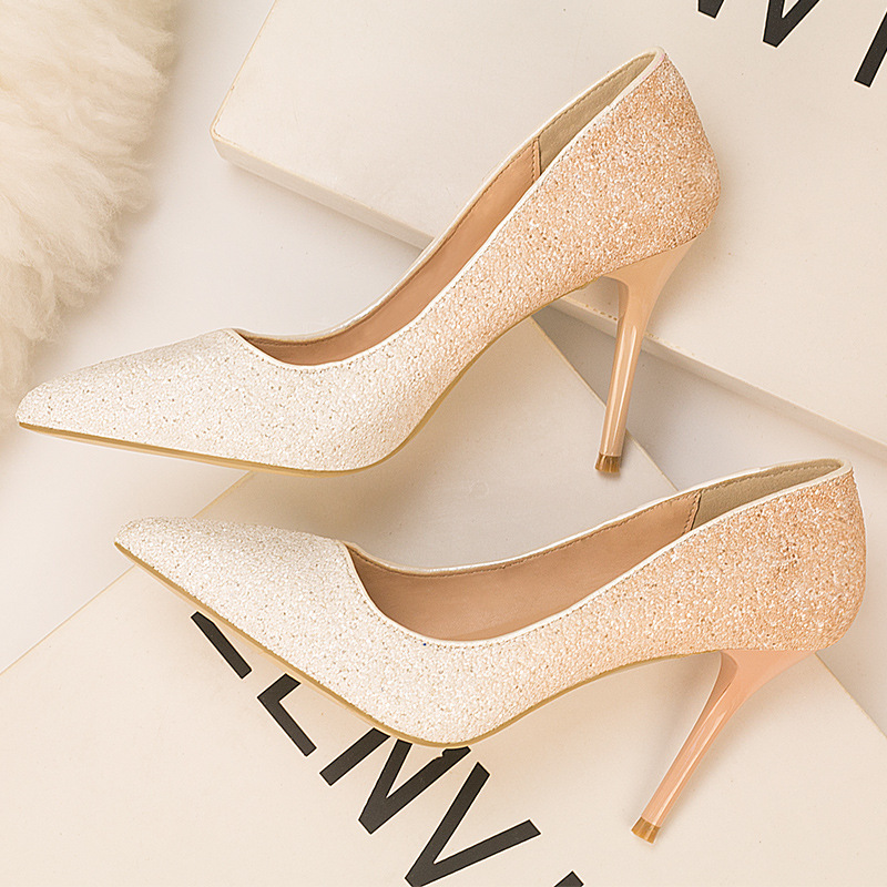 Women's Low-cut Pointed Toe Gradient Sequin High Heels foto 4