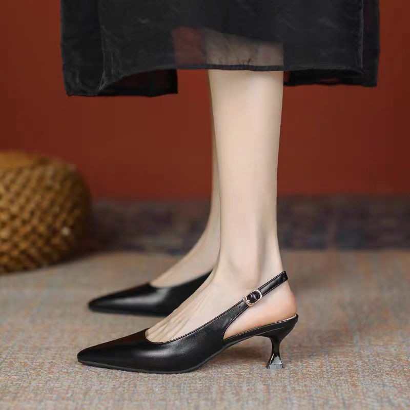 Plus Size Pointed-toe Hollowed Women's One-strap Sandals foto 5