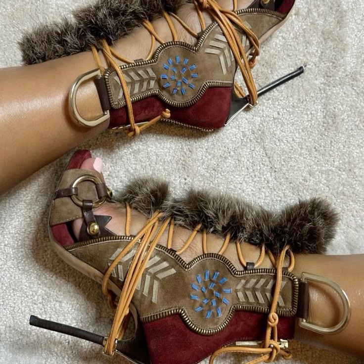 European Station Fashion Retro Metal Buckle Lace-up Color Matching Fur Stiletto Sandals foto 3