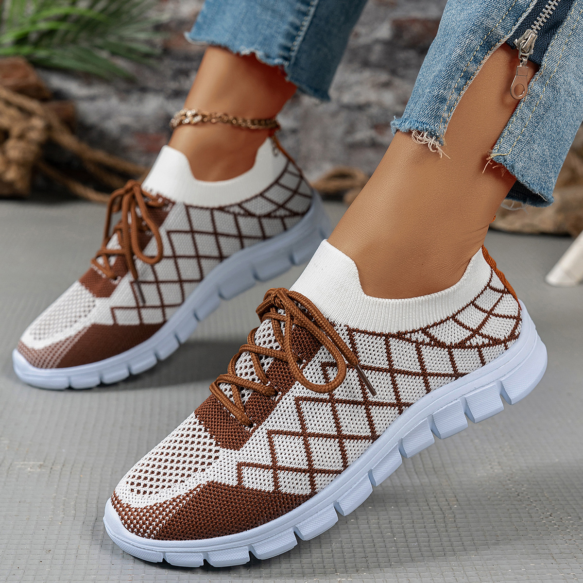 Colorblock Plaid Lace-Up Flyknit Sneakers Ins Mesh Casual Shoes Fashion Breathable Walking Running Sports Shoes For Women foto 5