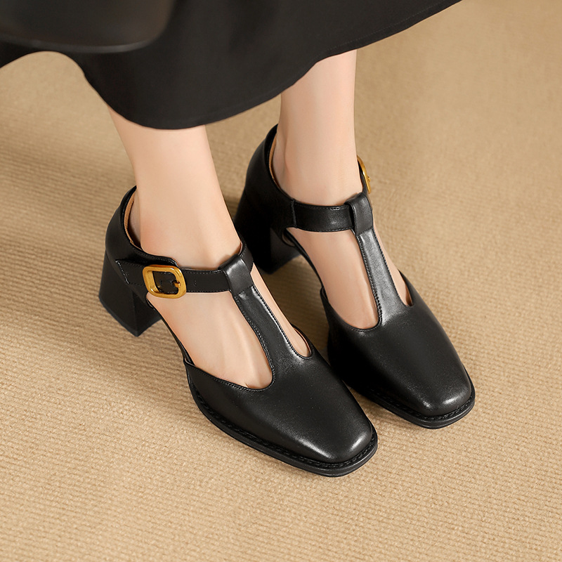 Women's Square Toe T-buckle Hollow Sandals foto 5