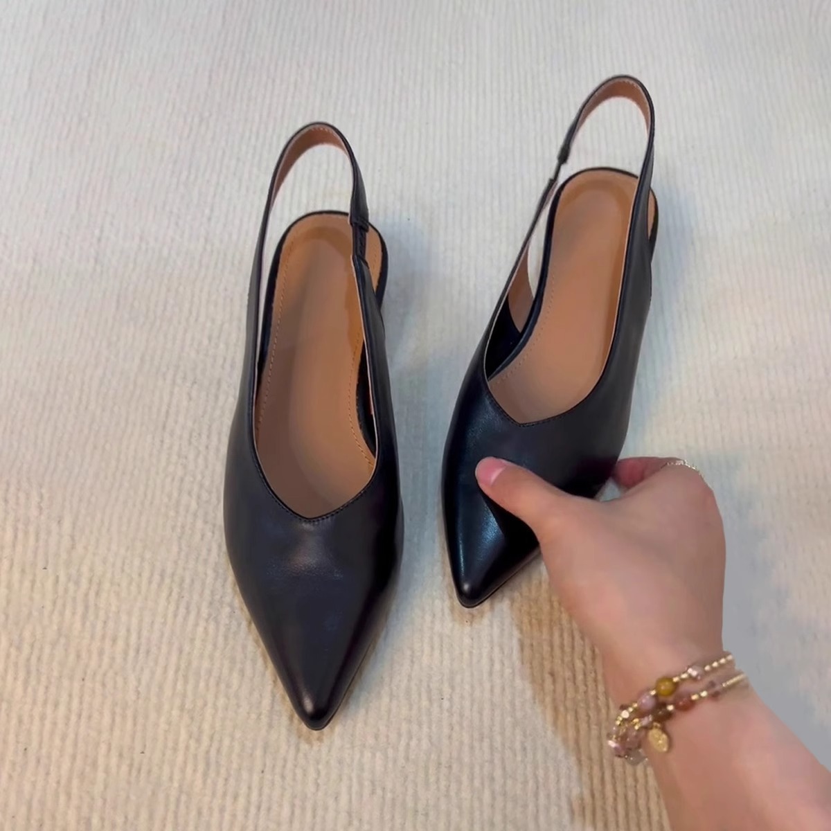Womens Solid-Color Retro All-Match Pointed-Toe Sandals foto 3
